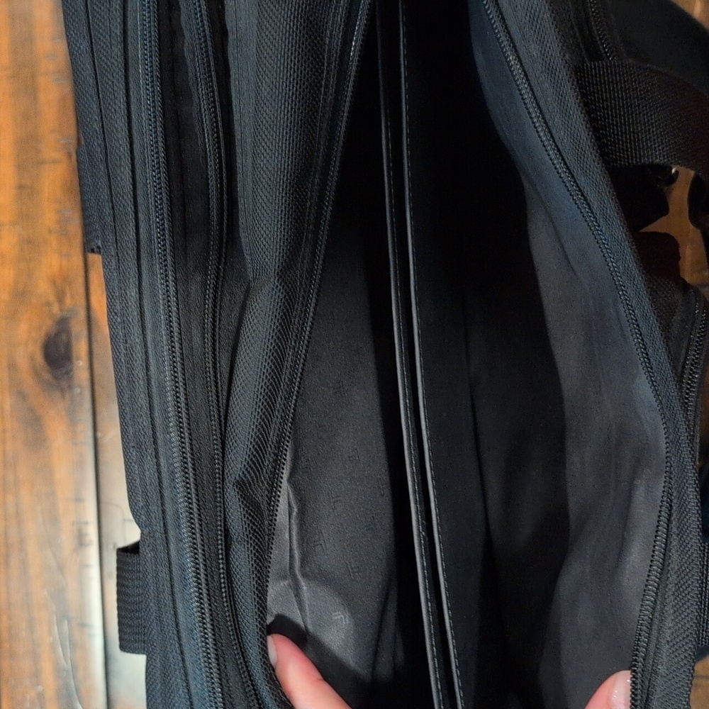 Tumi T-pass Expandable Laptop Briefcase Shoulder Crossbody - Picture 5 of 15